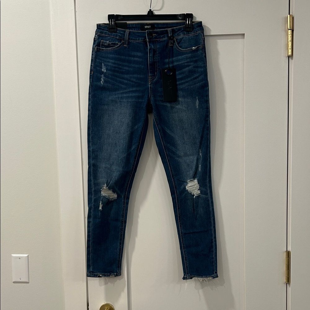 NWT Vervet Med Wash Blue Distressed Skinny Cropped Jeans, 29